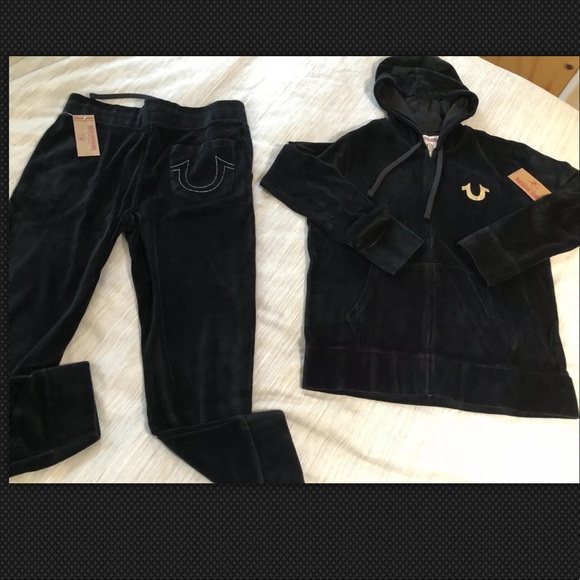True Religion velour Sweatsuit 100% Authentic 🔥🔥 - Picture 4 of 8